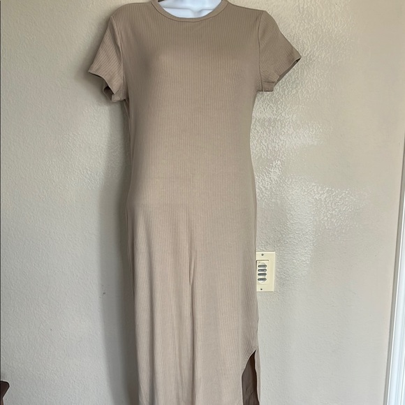 H&M mama maternity Tan Ribbed Dress - Picture 1 of 3